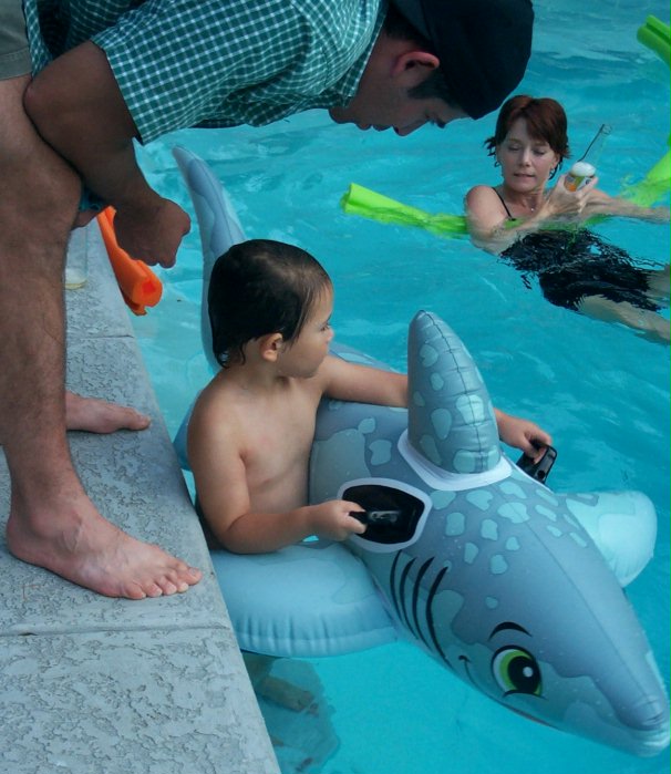 Young Child Frightened By Carlos' Pool Antics